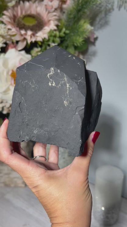Shungite Half Raw Tower (4.3”, 109mm)