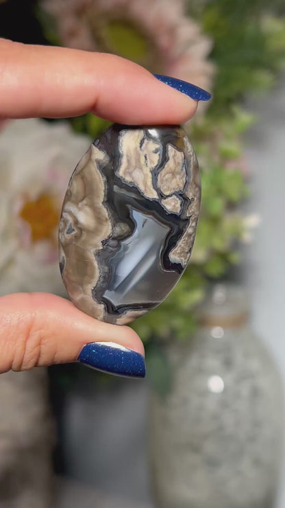Volcano Agate Palm Stone (2", 51mm)