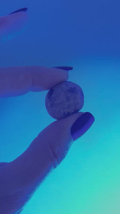 Yooperlite Pebble (0.9", 22mm)