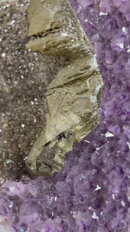 Amethyst Cupcake (5.5", 141mm)