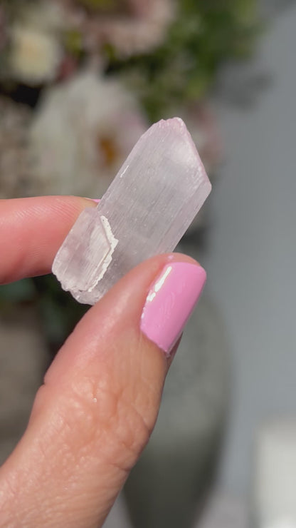 Natural Purple Kunzite Point (1.3", 34mm)