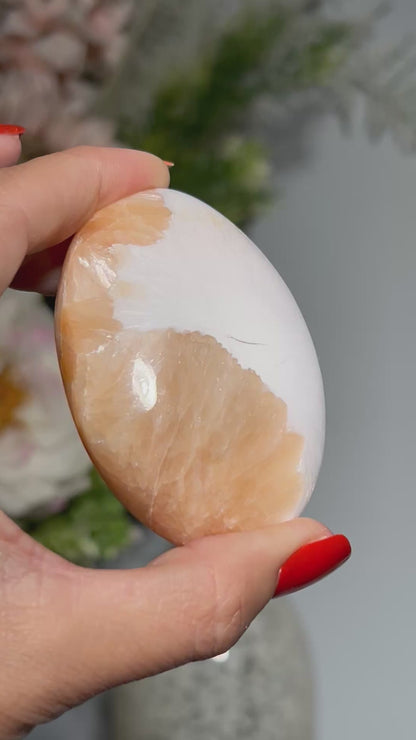Stilbite with Scolecite Palm Stone (2.75", 70mm)