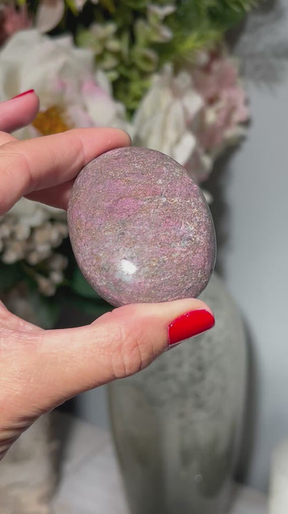 Ruby Palm Stone (2.5", 63mm)