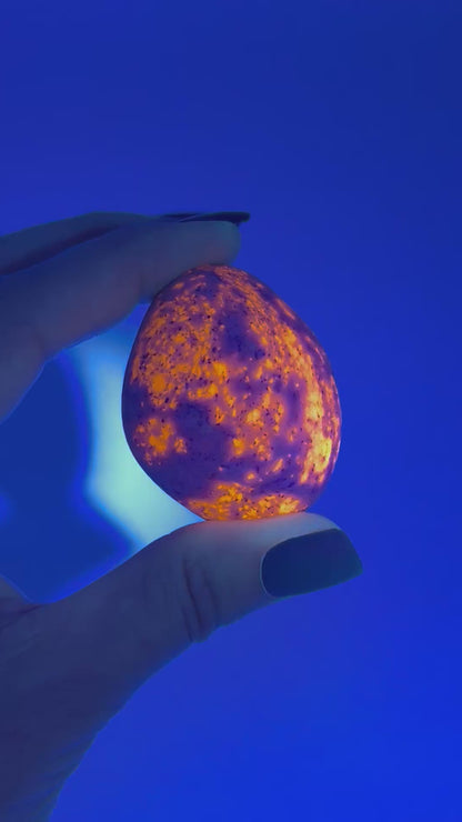 Yooperlite Pebble (1.9", 47mm)