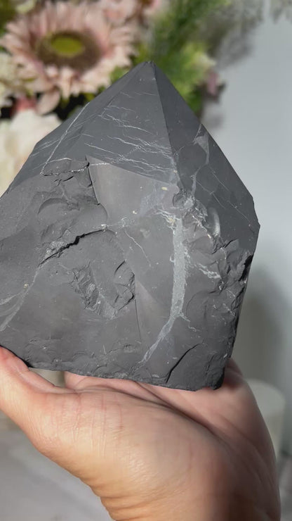 Shungite Half Raw Tower (4.6”, 117mm)