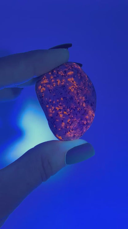 Yooperlite Pebble (1.7", 42mm)